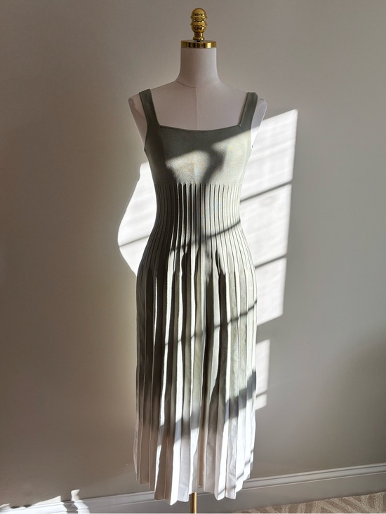 STAUD Dresses & Skirts - STAUD Ellison Sage Green Ivory Ombre Pleated Knit Midi Dress Small